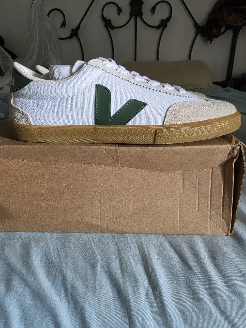Veja FIRE! NIB! The Volley Canvas in White Cypress Natural. Sz W10/M8. R2S!